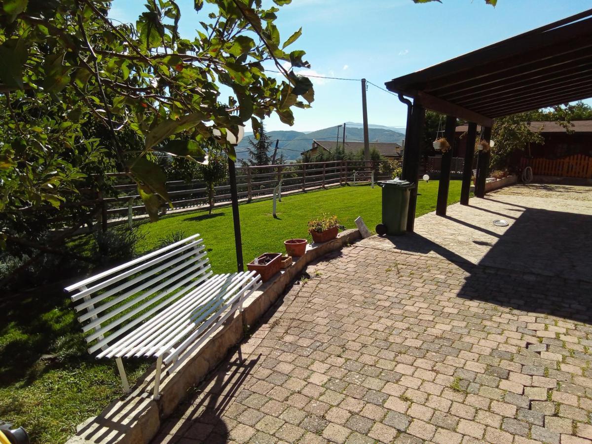 Villa Casa Ginefra à Tito Extérieur photo